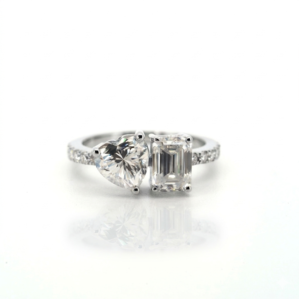 Toi et Moi Moissanite Ring in Gold Plated 925 Silver | Pear & Emerald Cut