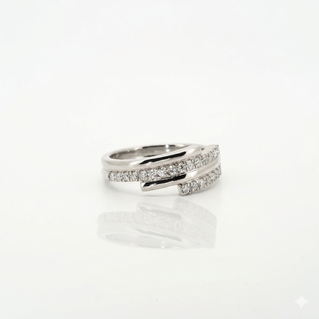 Lumière Bypass Band — 925 Silver & Moissanite Diamond Ring