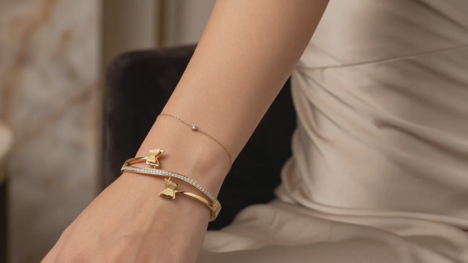 Butterfly Crossover Bangle in 925 Silver & Moissanite
